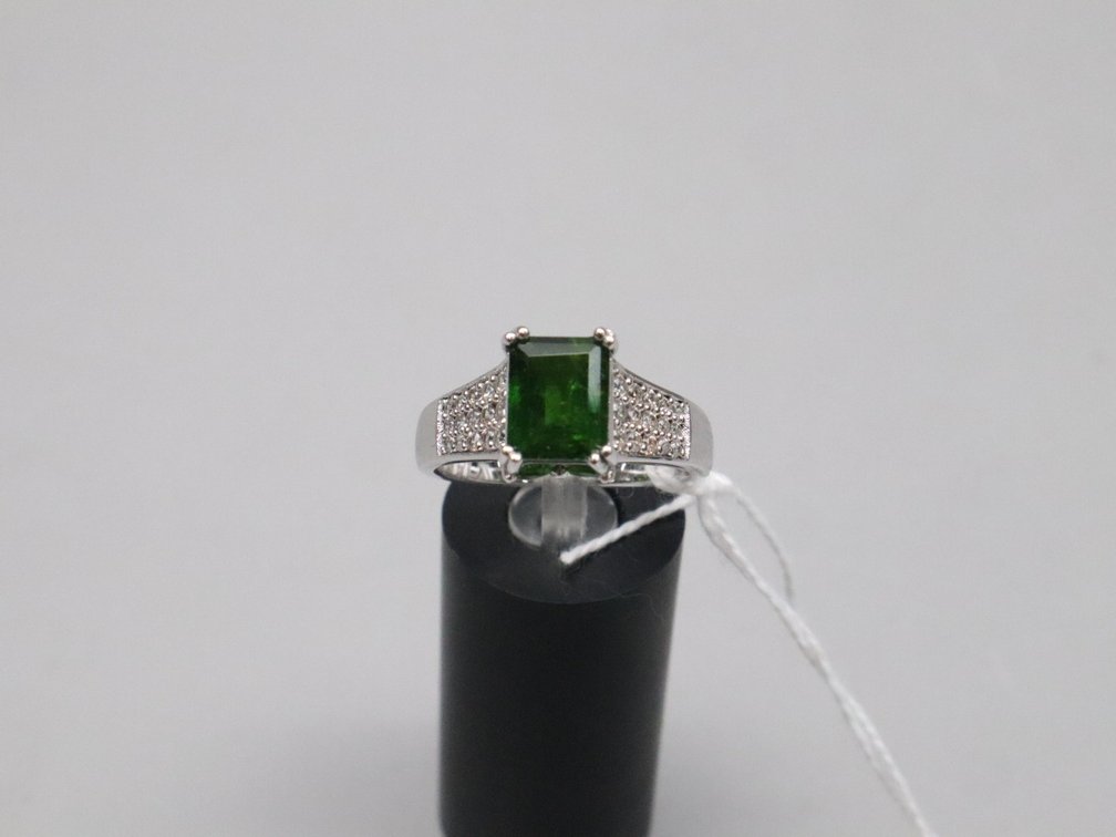 Chrome Diopside Ring