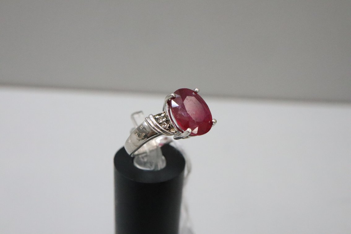 Oval Mahaleo Ruby Ring