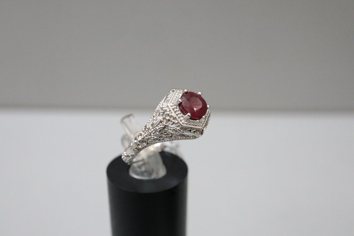 Round Mahaleo Ruby Ring