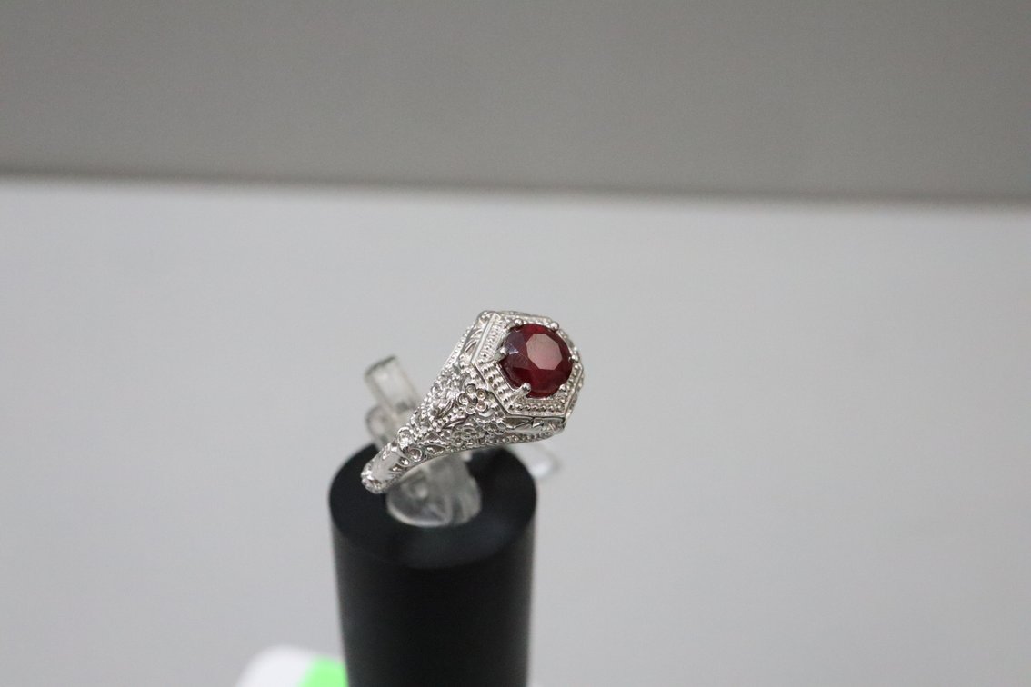 Round Mahaleo Ruby Ring