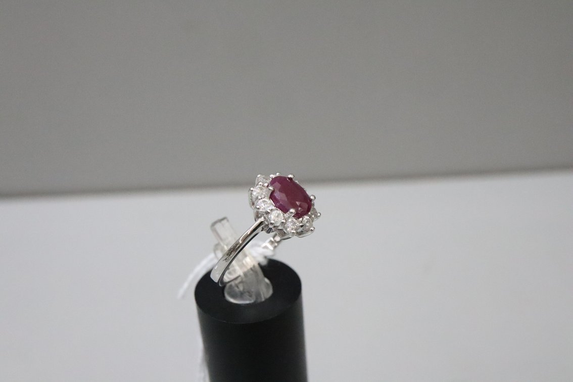 Oval India Ruby