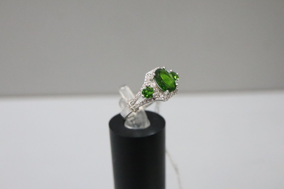 Chrome Diopside Ring