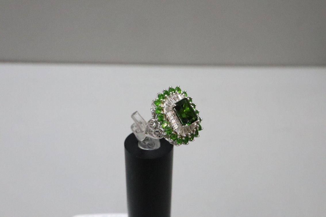 Chrome Diopside Ring