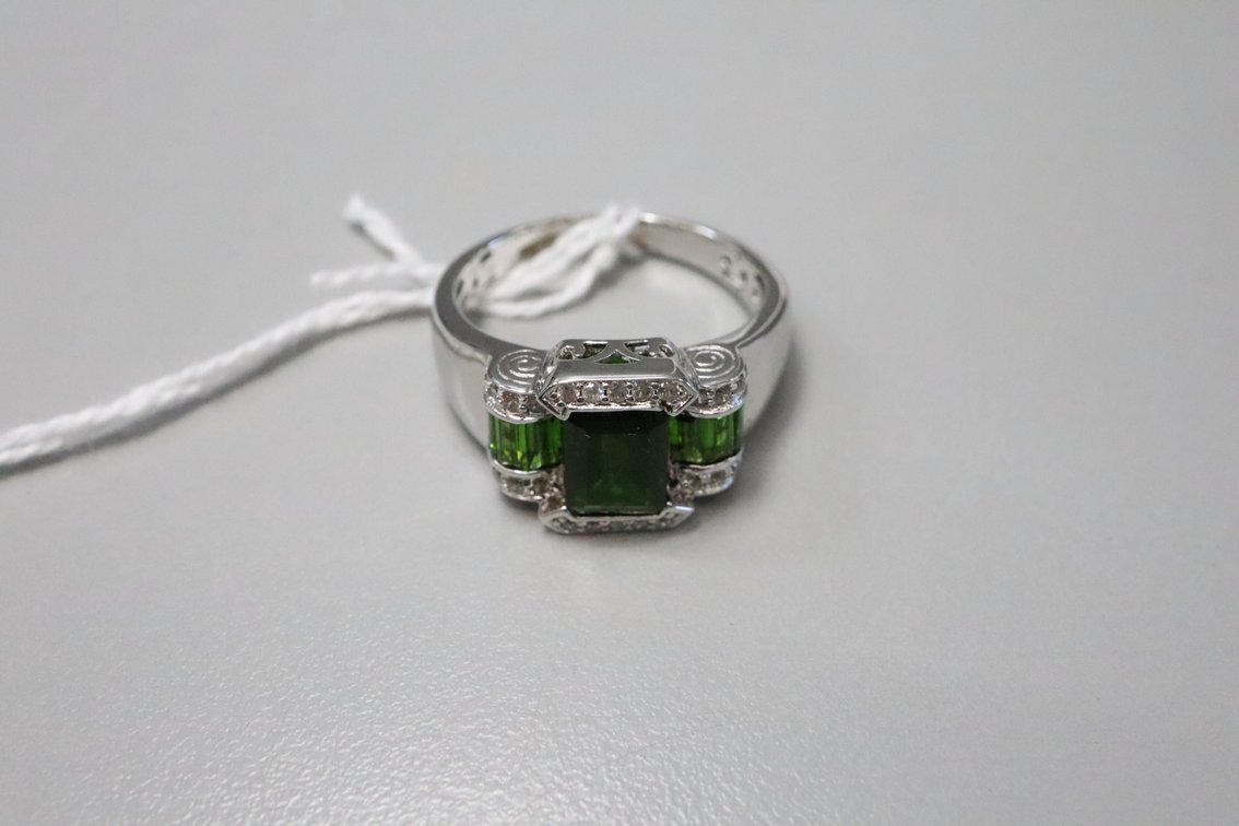 Chrome Diopside Ring