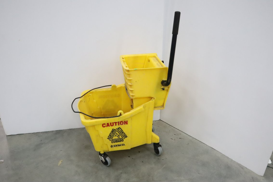 Sysco Mop Bucket