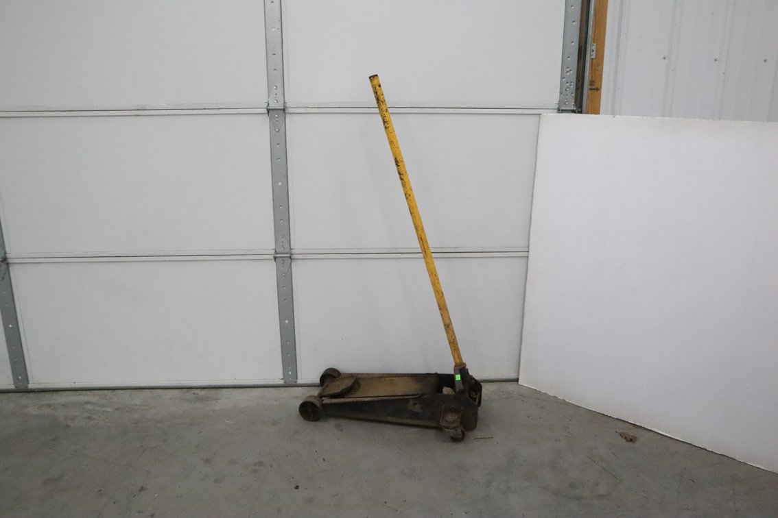 Hydraulic Floor Jack