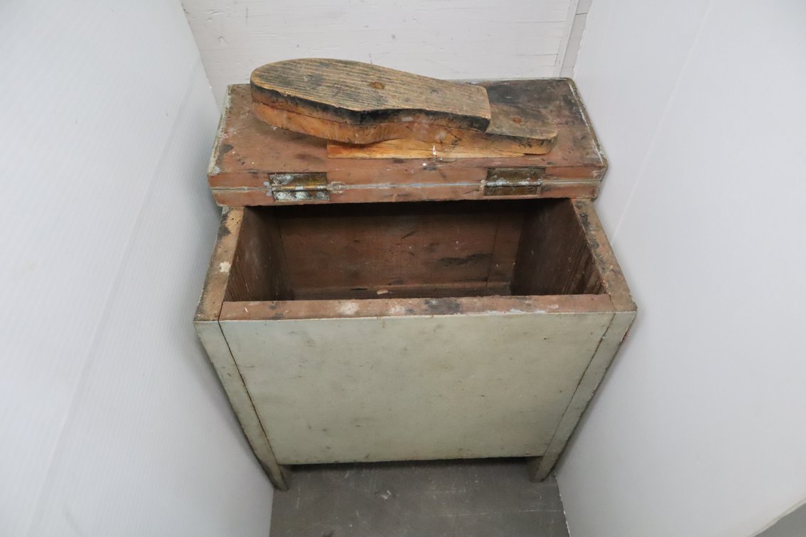 Rustic Cobbler Box