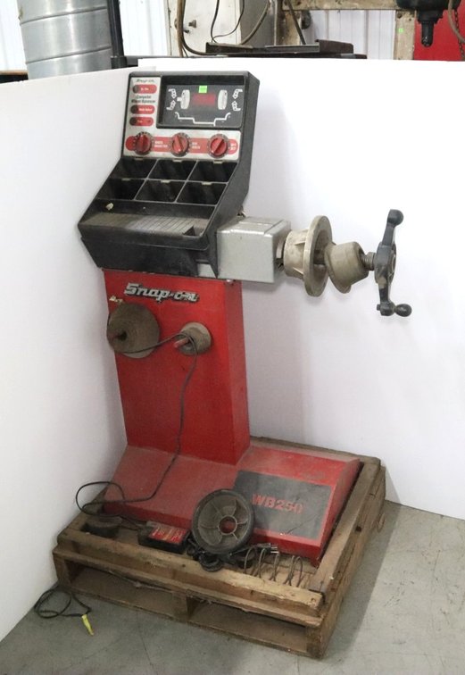 Snap-On Computer Wheel Balancer