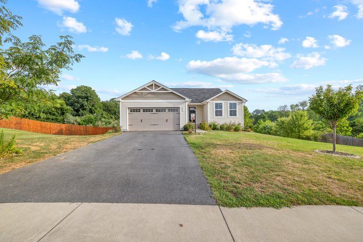 Image for 241 Crosskeys Way, Waynesboro Real Estate Auction