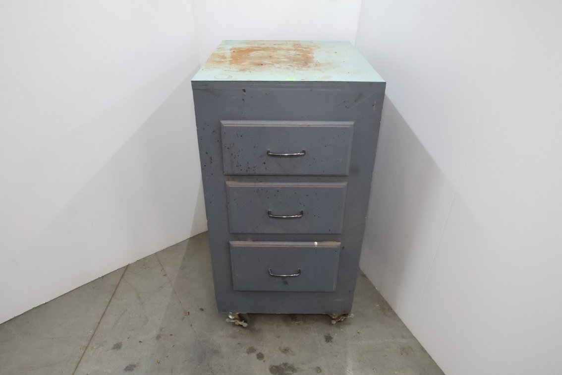 Rolling Shop Cabinet