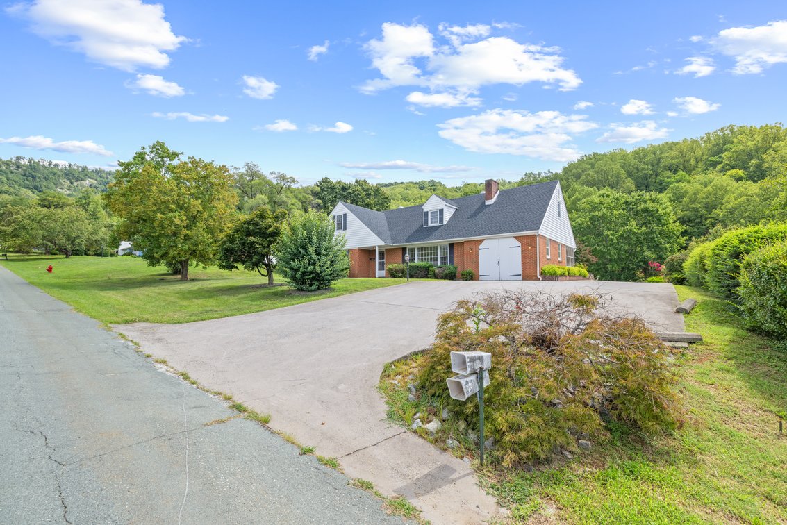 Image for 250 Ridge St, Lovingston Real Estate Auction