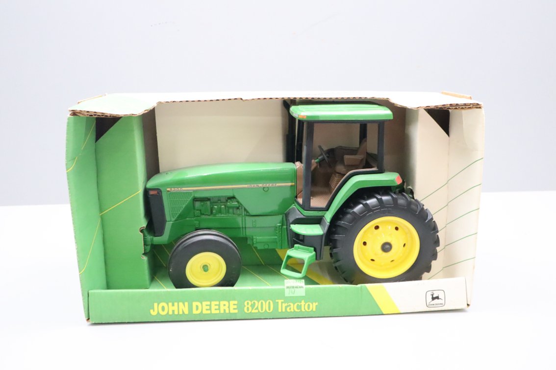 John Deere 8200 Tractor