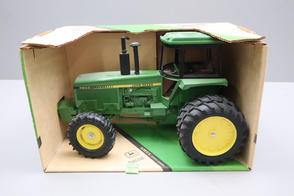 John Deere 4850 Tractor