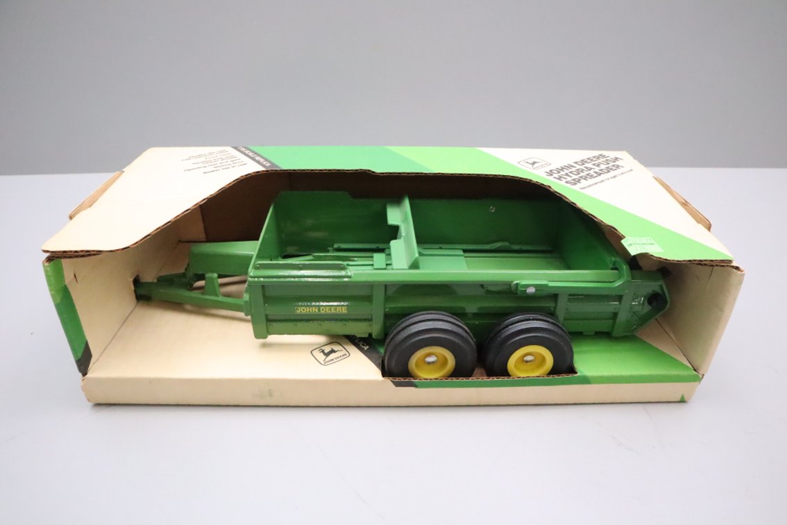John Deere Hydra Push Spreader