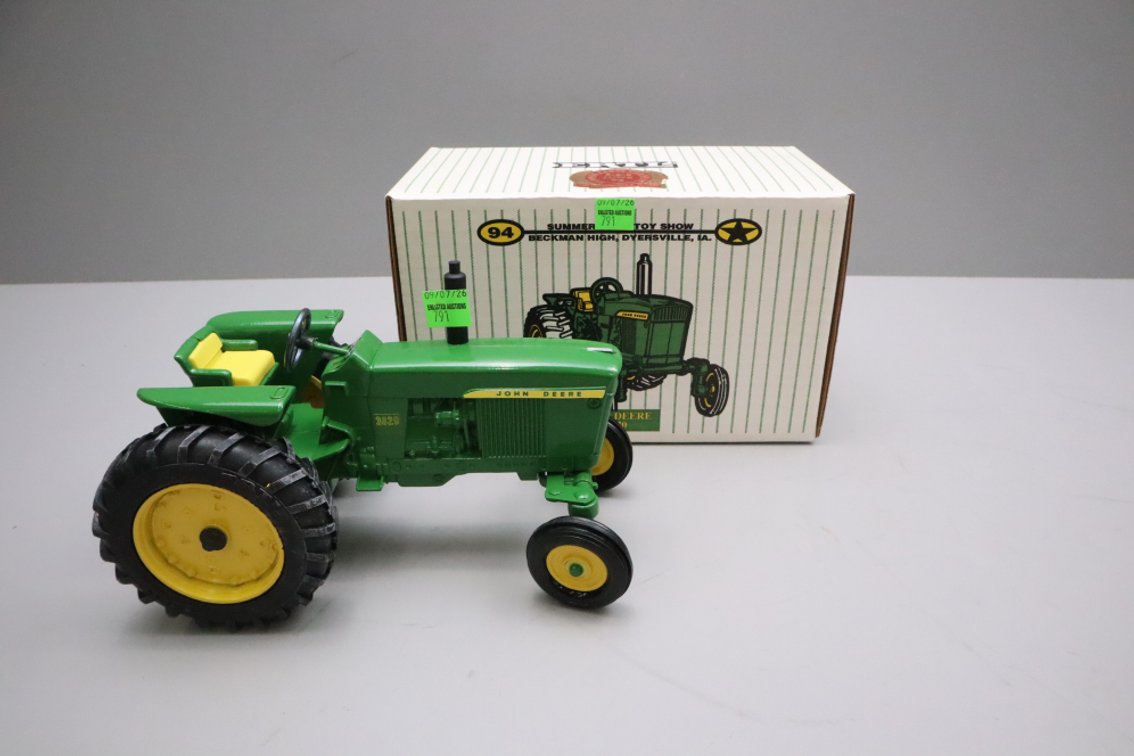 John Deere 3020 Tractor