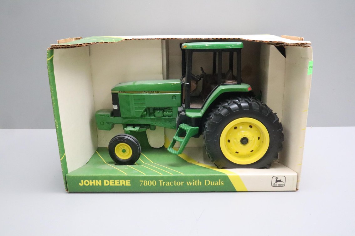 John Deere 7800 Tractor With Duals