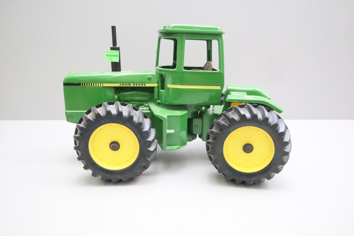 John Deere 8650 Tractor