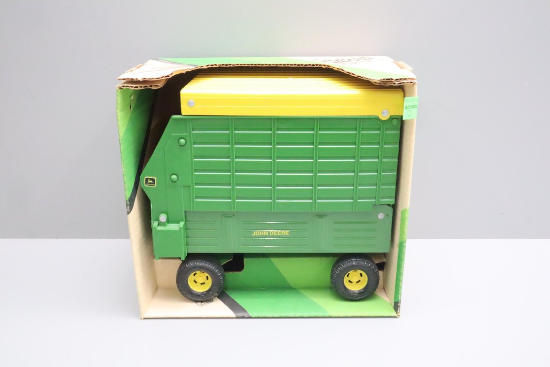 John Deere Forage Wagon