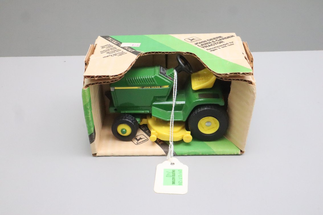 John Deere Lawn And Garden Tractor