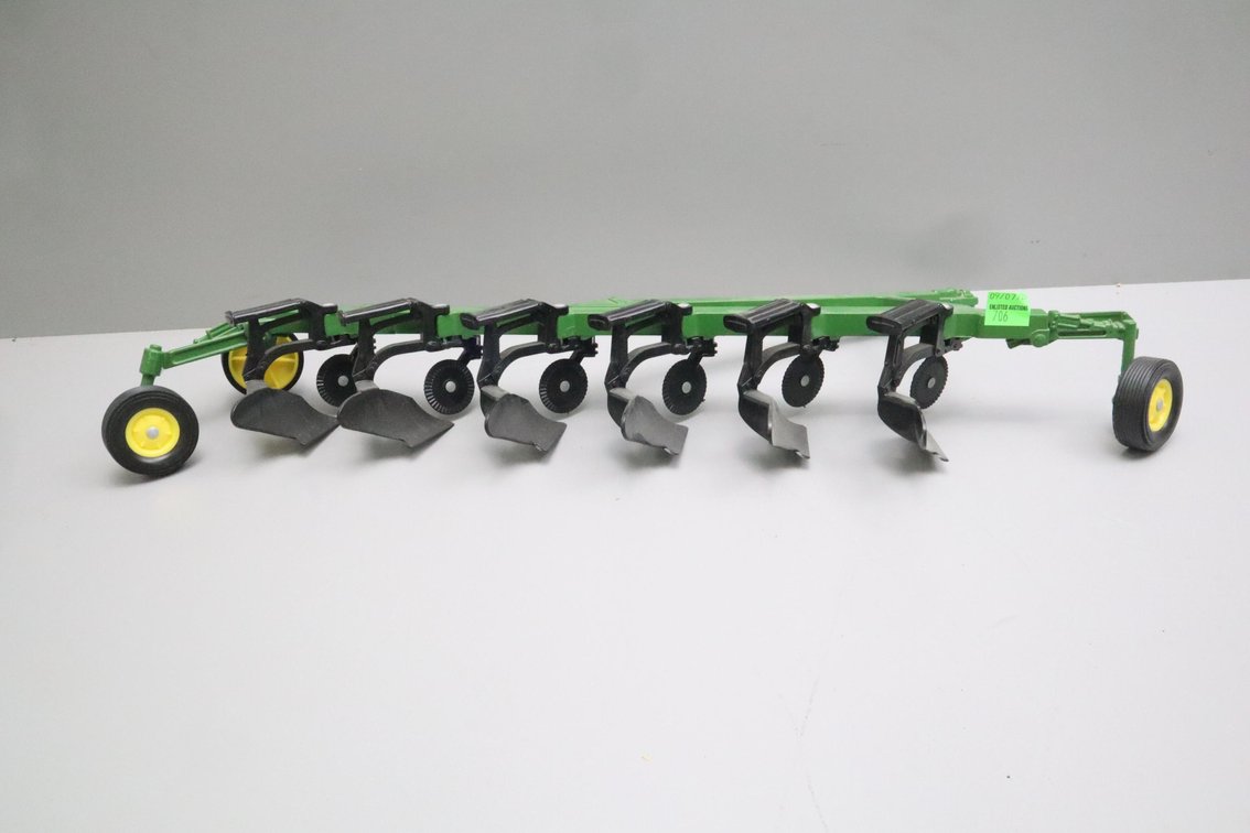 John Deere Implement