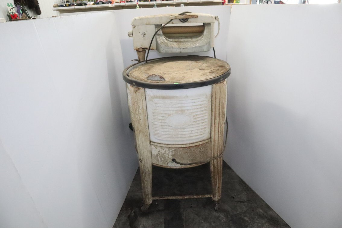 Antique Wringer Washing Machine