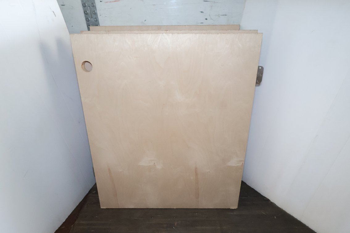 (7) Dutch doors