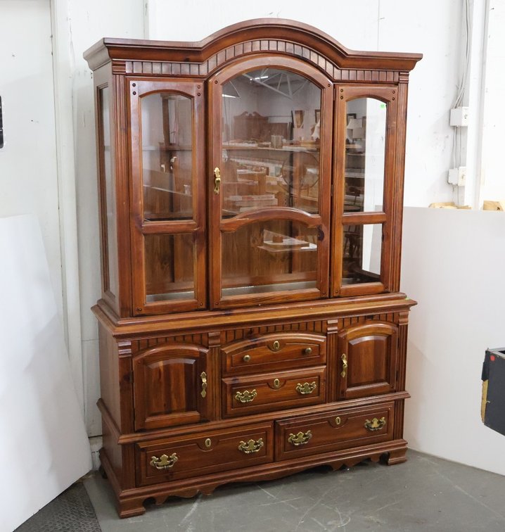 Broyhill China Cabinet
