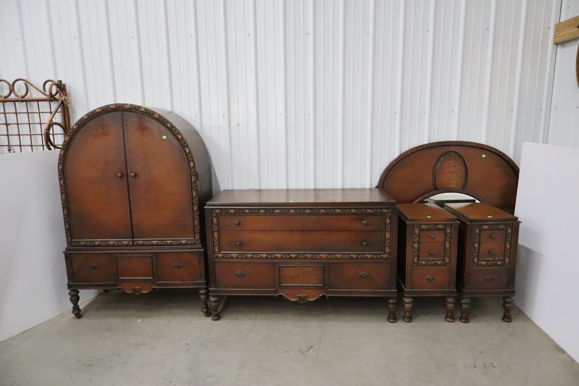 Jacobean Style Bedroom Furniture