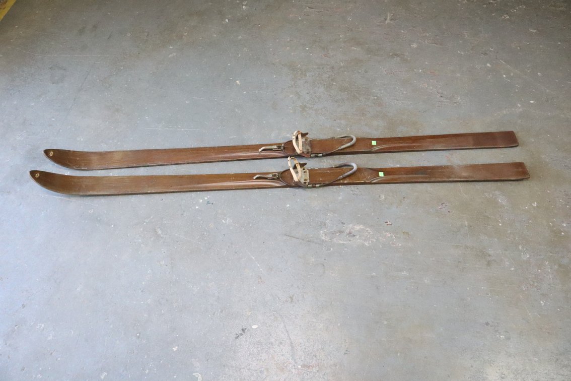 Antique Skis