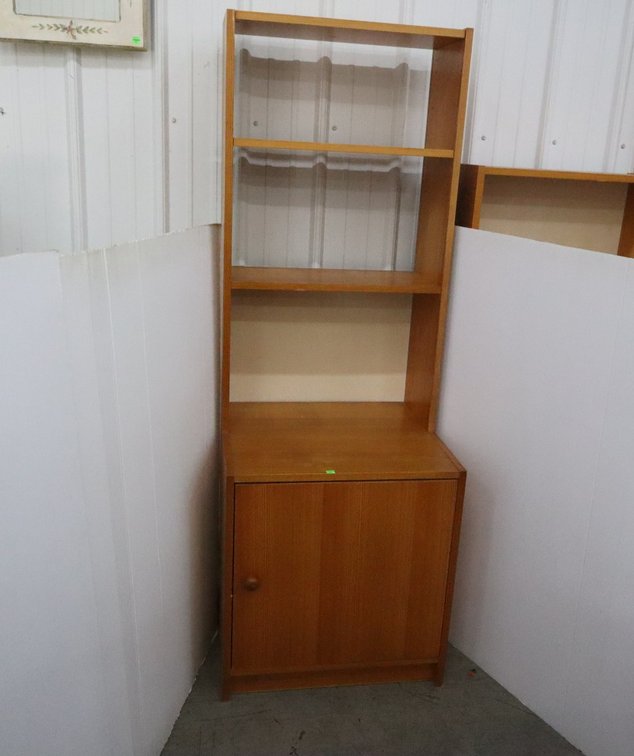 MCM Style Shelf