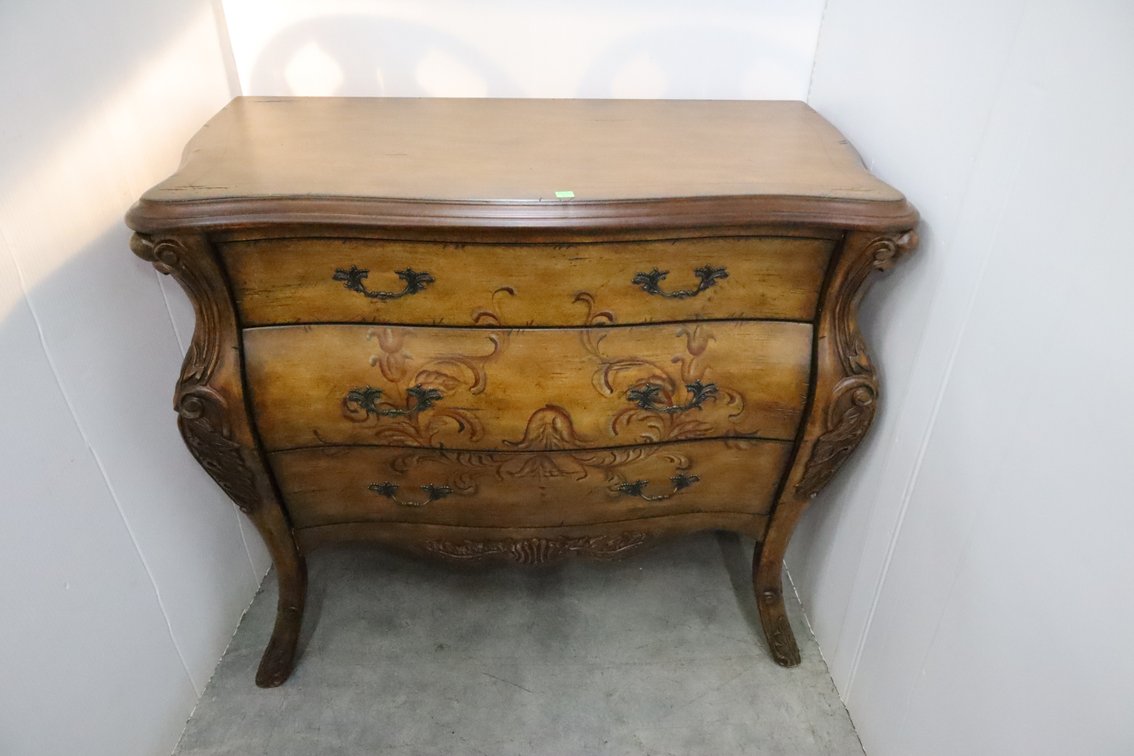 Bombay Chest