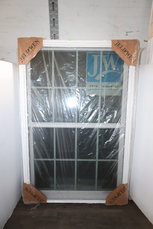 (2) vinyl replacement windows