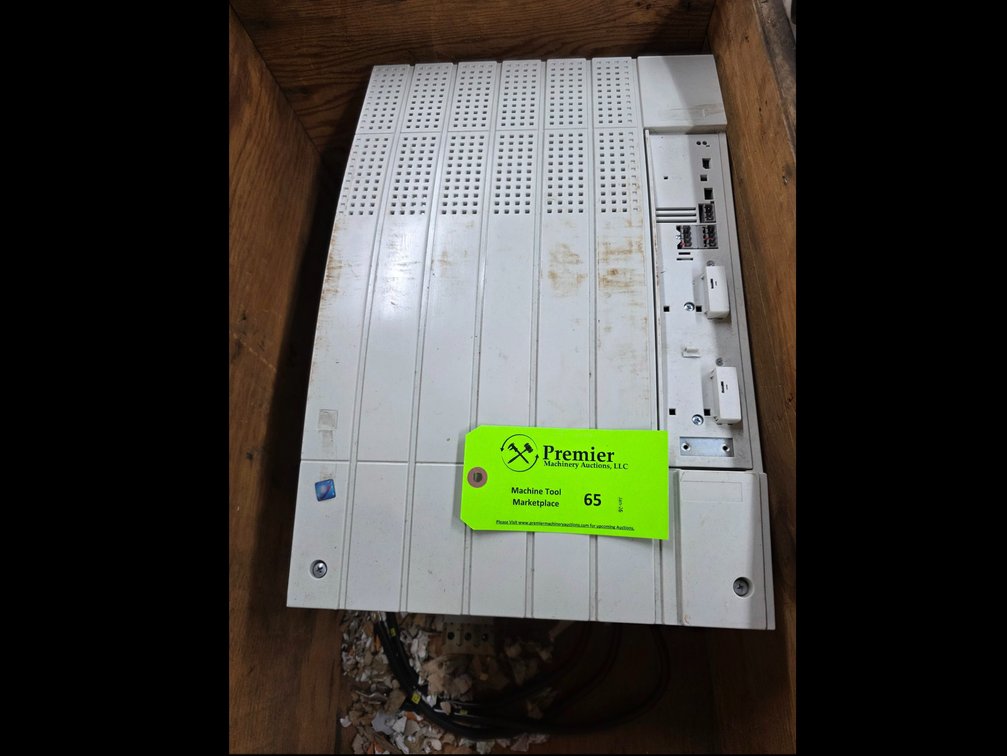 Lenze Model 8200 Vector Frequency Inverter 