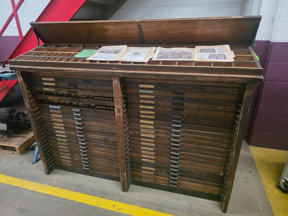 Vintage Hamilton Steel Run Type Case Stand.