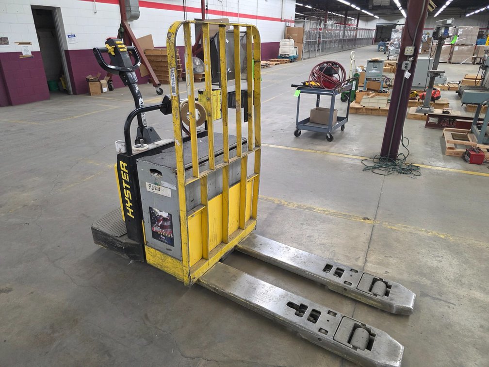 Hyster B60XT, Electric Pallet Jack.