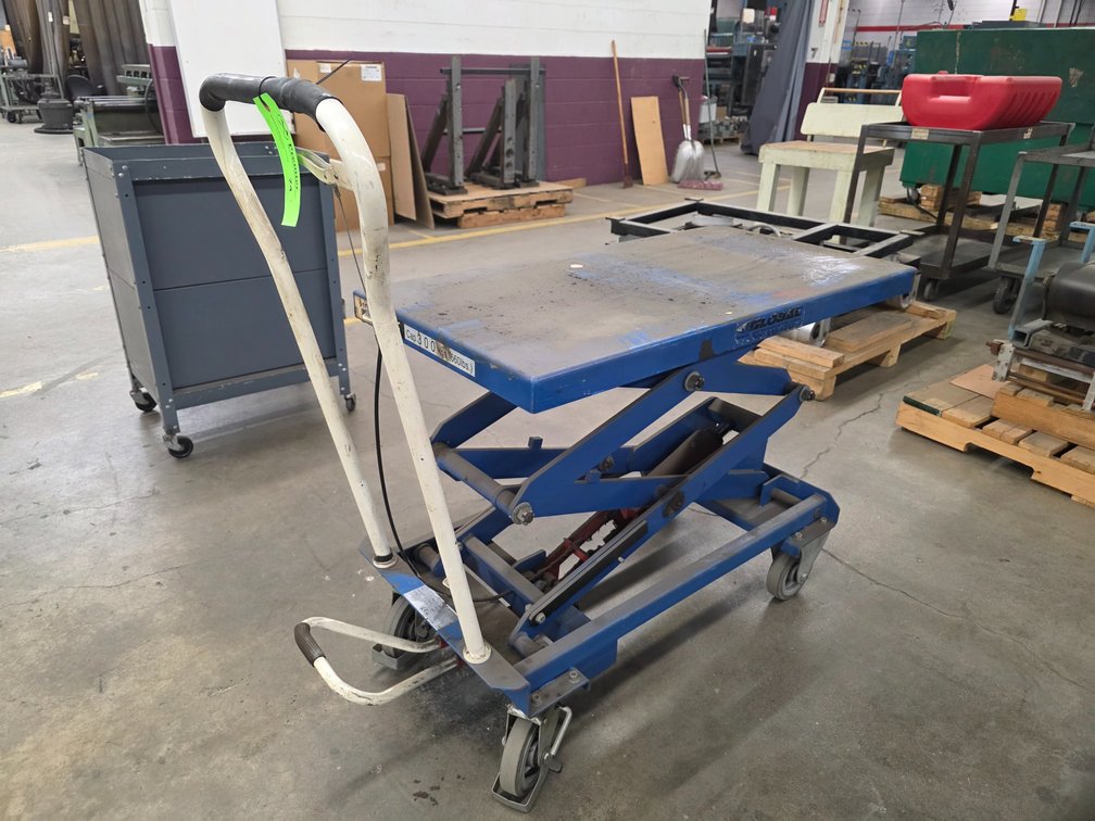 Global BS30D, Manual Lift Cart.