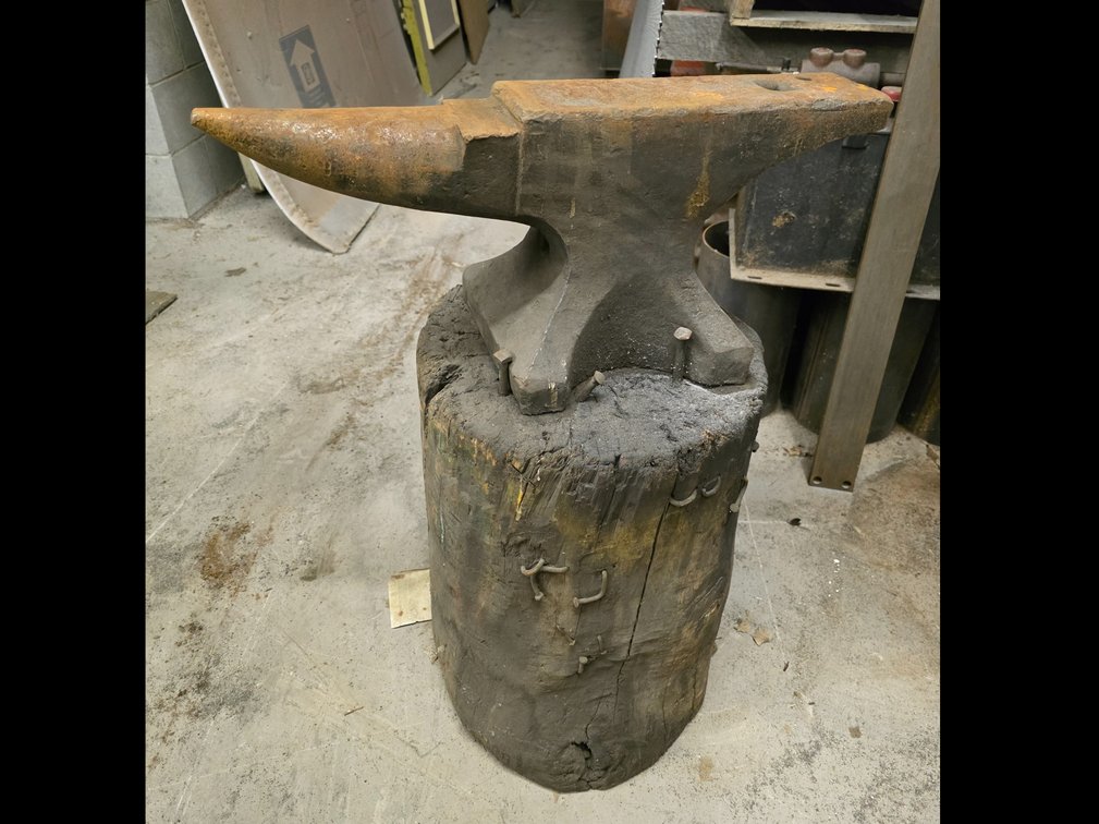 25" L Anvil
