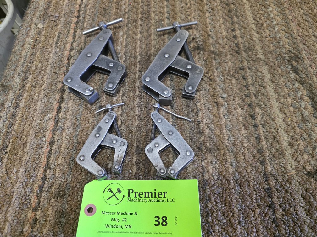 (4) Kant Twist Clamps.