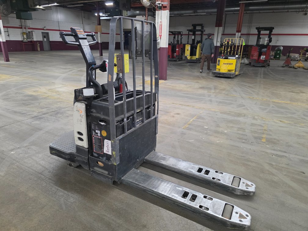 Crown PE4000-80, Electric Pallet Jack.