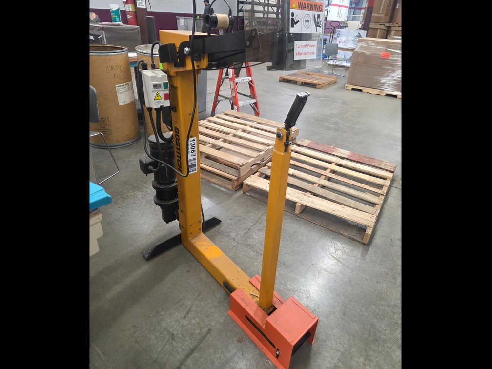 Bostitch FC96EC Powered Box Stapler.