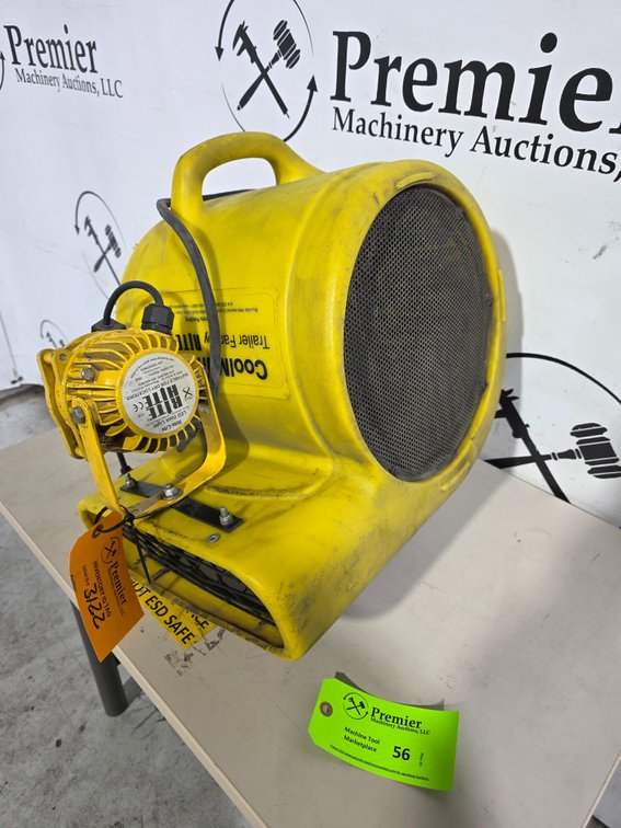 Coolman 2500 "Rite-Height" Combination Dock Light/Fan.