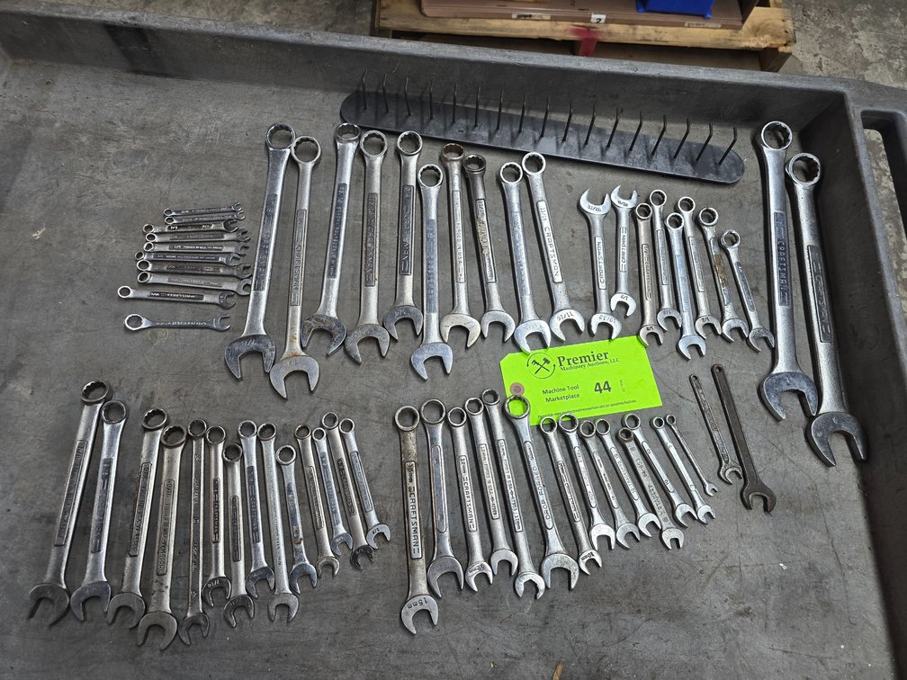 Approx. (60) SAE and Metric Wrenches