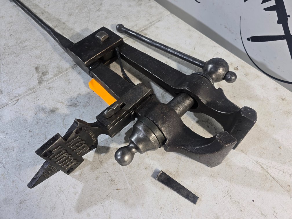 E.C. Simmons Keen Kutter Cutlery and Tools 5" Leg Vise.