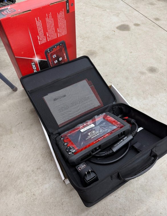Newly Added Lot! Snap-On EESC336, Solus Legend Diagnostic Scanner.