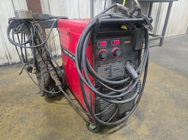 Image for Lincoln Electric Power MIG 255 Constant Voltage DC Welder.
