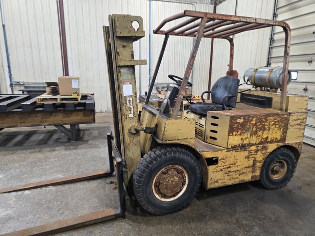 Image for Allis-Chalmers Model ACP-60 L Single LP Powered Forklift.