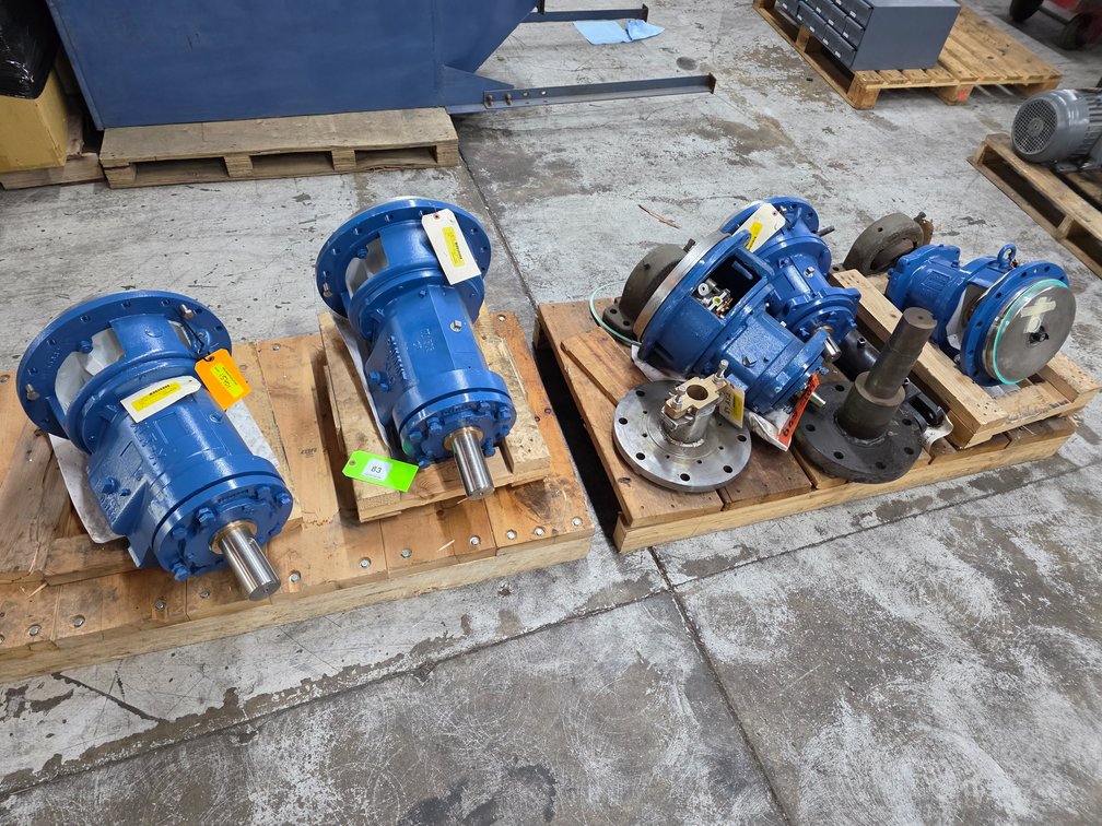 (5) Large Cap. Pump Assemblies.