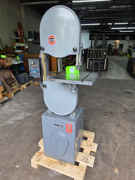 Rockwell/Delta, Wood/Metal Cutting Vertical Bandsaw.
