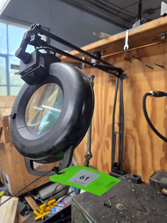 Electrix Lighted Magnifying Glass.