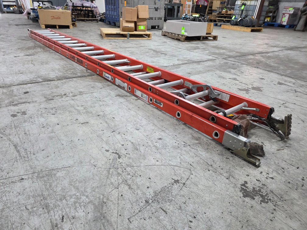 Louisville Model FE3232, Fiberglass 32' Extension Ladder.